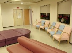 西岡記念セントラルクリニック　待合室