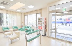 司馬整形外科　待合スペース