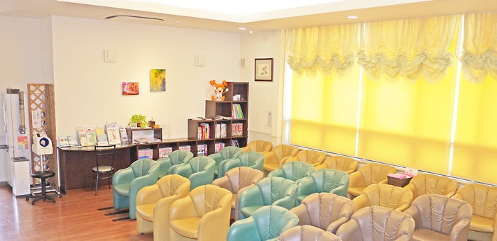 養老整形外科クリニック　待合スペース