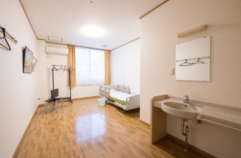 介護付有料老人ホーム　やすらぎ苑　居室