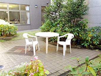 介護老人保健施設ゴーエン美浦　中庭
