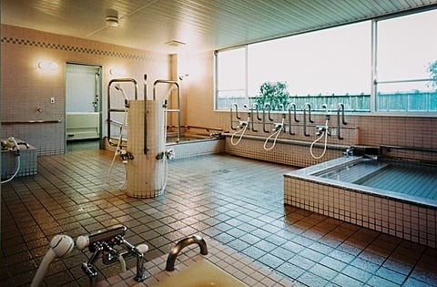 介護老人保健施設　マカベシルバートピア　風呂