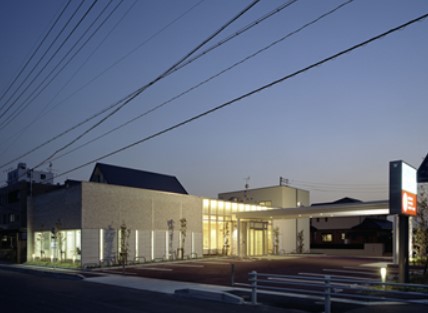 ベル整形外科クリニック　外観夜