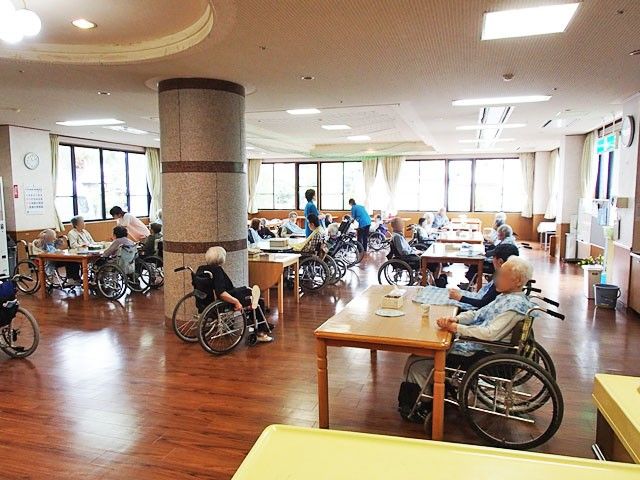 介護老人保健施設　むつみ苑　1階食堂ホール