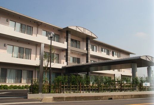 介護老人保健施設　上福岡リハケアセンター　外観