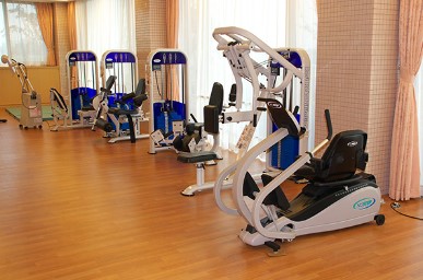 介護老人保健施設　上福岡リハケアセンター　リハビリ機械