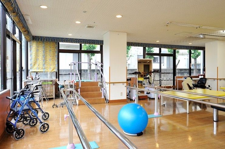 老人保健施設　彩の苑　リハビリ室