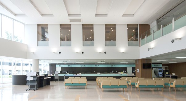 千葉徳洲会病院　待合室