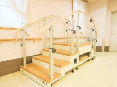 介護老人保健施設　聖の郷　リハビリ器具