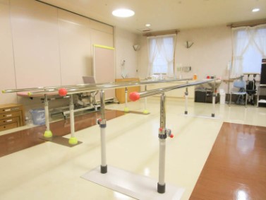 介護老人保健施設　聖の郷　リハビリ器具