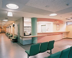 としま昭和病院　待合室