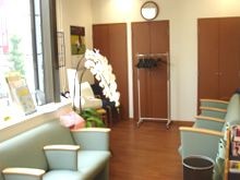 目白整形外科内科　待合室