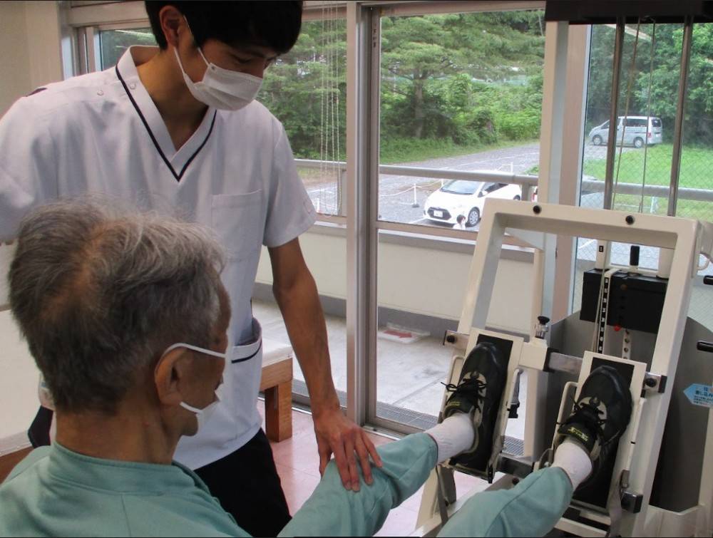 多摩リハビリテーション病院　訓練風景PT