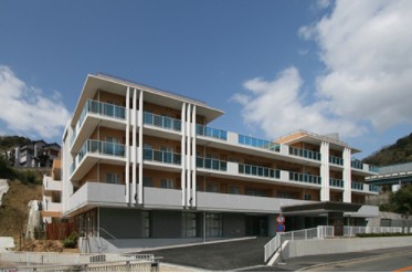 介護老人保健施設　すま松の郷　外観