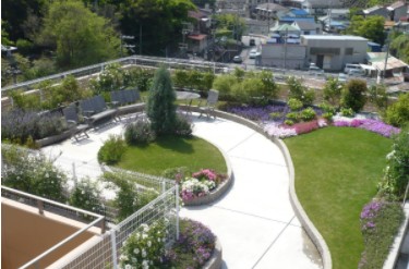 介護老人保健施設　すま松の郷　屋上庭園