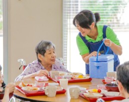 特別養護老人ホーム　あしぬま荘　業務風景②