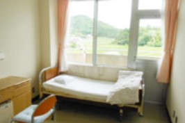 介護老人保健施設 リカバリーセンター章仁苑　個室