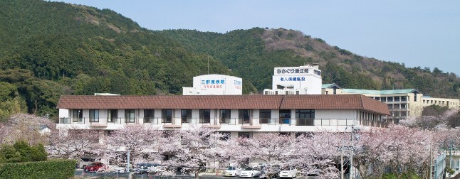 介護老人保健施設 ささぐり泯江苑　外観２