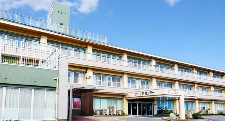 介護老人保健施設　シルバーケア嘉穂　外観