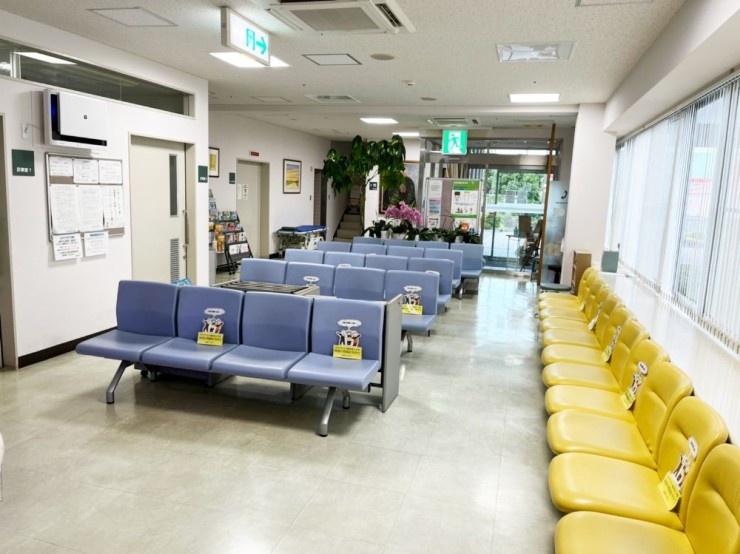 大崎整形外科　待合