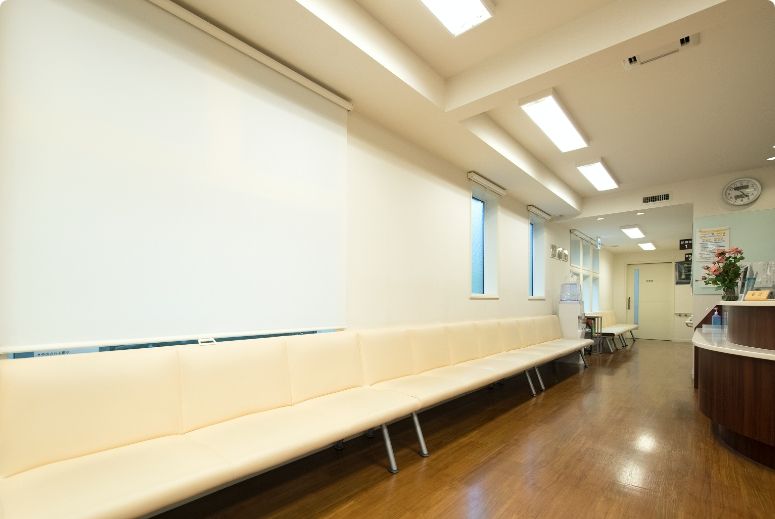 富谷整形外科医院　待合室