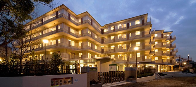 介護老人保健施設　洛和ヴィラサラサ　外観