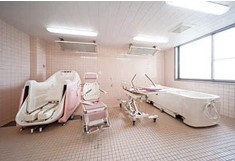 介護老人保健施設静岡徳洲苑　浴室