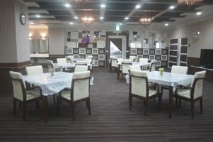 シニアの杜・桐生　’ディサービスのお部屋 ）ディルームには、機能回復訓練スペースも併設