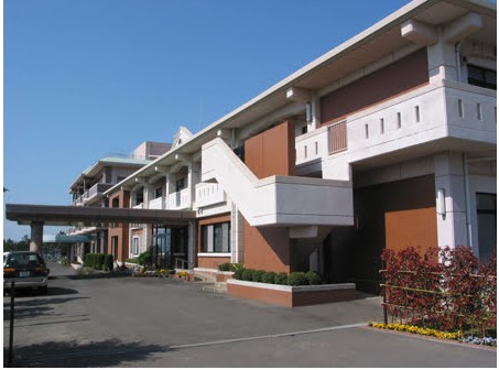 介護老人保健施設　真寿苑　外観②