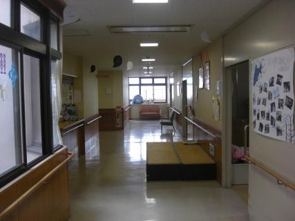 特別養護老人ホーム楽生苑　	3階廊下