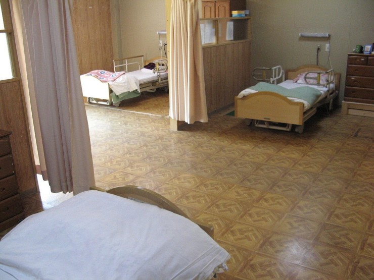 介護老人保健施設　東長崎ナーシングホーム　居室
