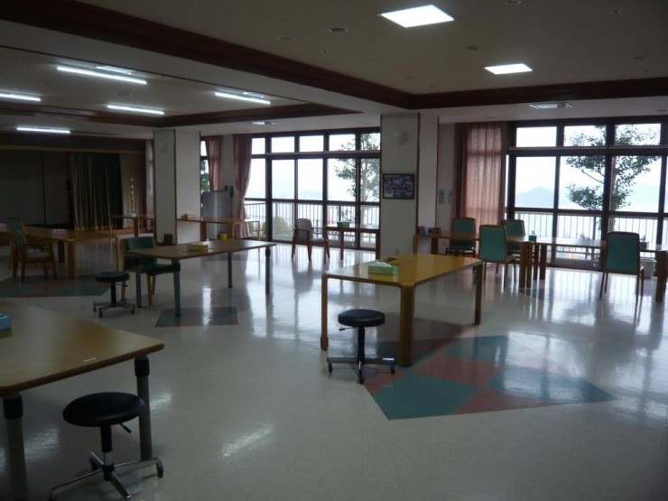 老人保健施設 ダイヤランド崎望館　食堂1