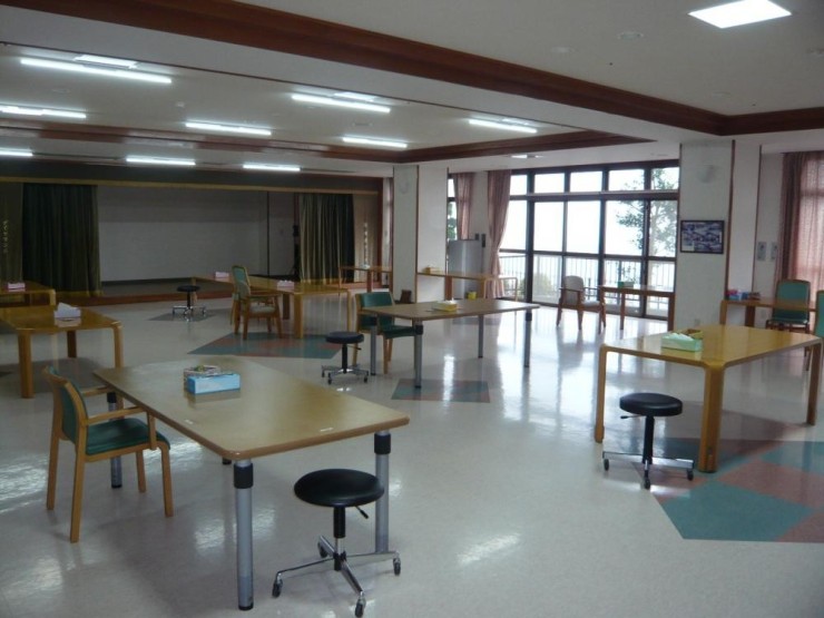 老人保健施設 ダイヤランド崎望館　食堂2