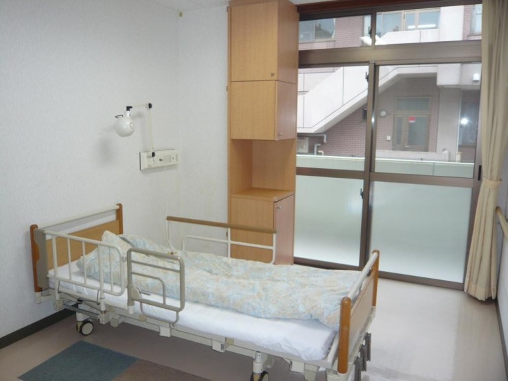 老人保健施設 ダイヤランド崎望館　居室（1人部屋）