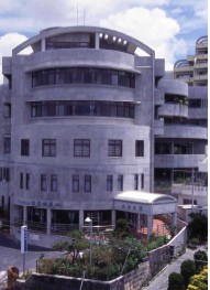 介護老人保健施設　識名清風苑　外観