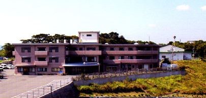 介護老人保健施設ナーシングホーム城山の森　外観
