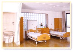 介護老人保健施設ナーシングホーム城山の森　居室