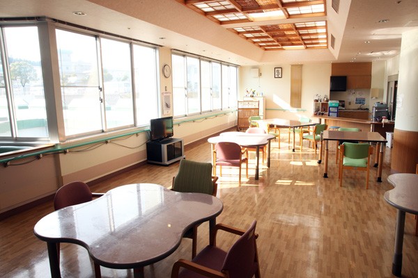 特別養護老人ホーム　くすの木グリーンハイツ　食堂ホール