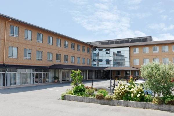 介護老人保健施設榊原