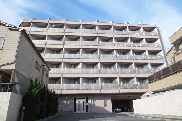 AOI国際病院　寮　外観