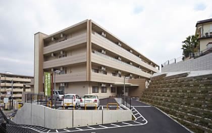 有料老人ホーム スーパー・コートあやめ池　外観