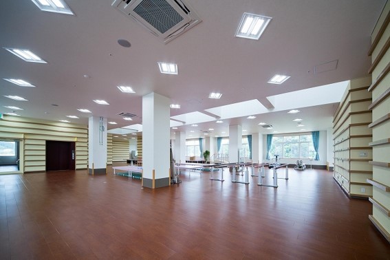 人吉リハビリテーション病院　リハビリ室①