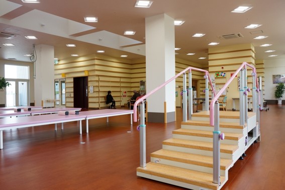 人吉リハビリテーション病院　リハビリ室②