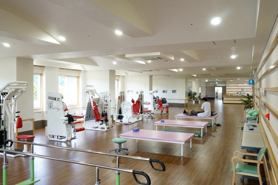 人吉リハビリテーション病院　リハビリ室③