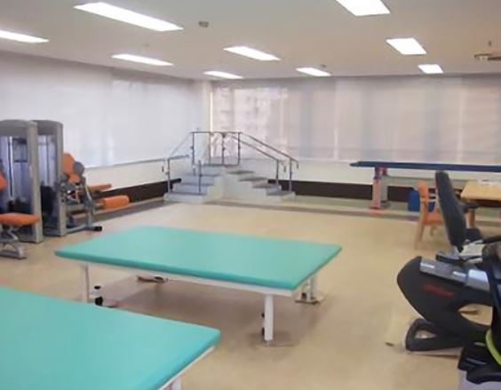 小林整形デイケアガルボ　リハ室