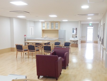 介護老人保健施設野洲すみれ苑　リビング