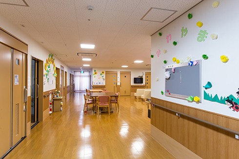介護老人保健施設大和三山　廊下