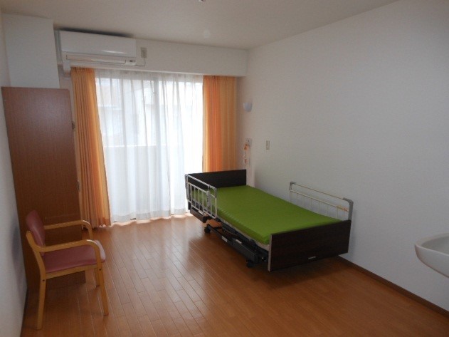 介護老人保健施設　港さつき苑　居室