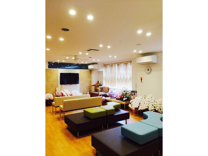 狛江はく整形外科　待合室