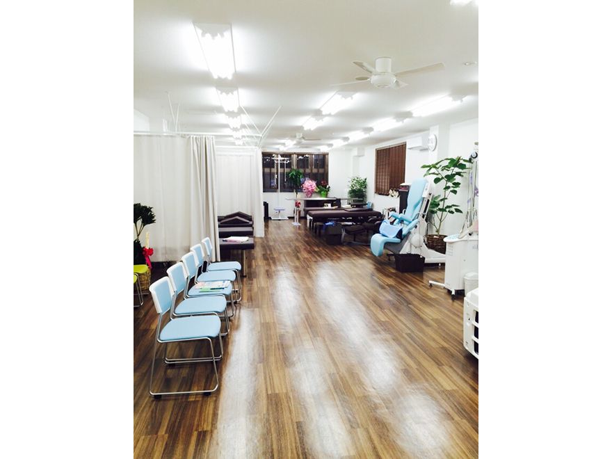 狛江はく整形外科　リハビリ室